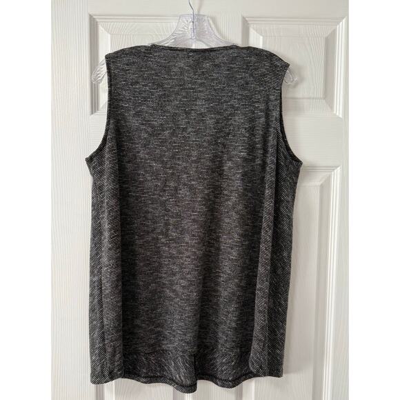 Any Wear By Catherines Women's Cut Out V-Neck Sleeveless Top Size OX 14/16W - Picture 8 of 8